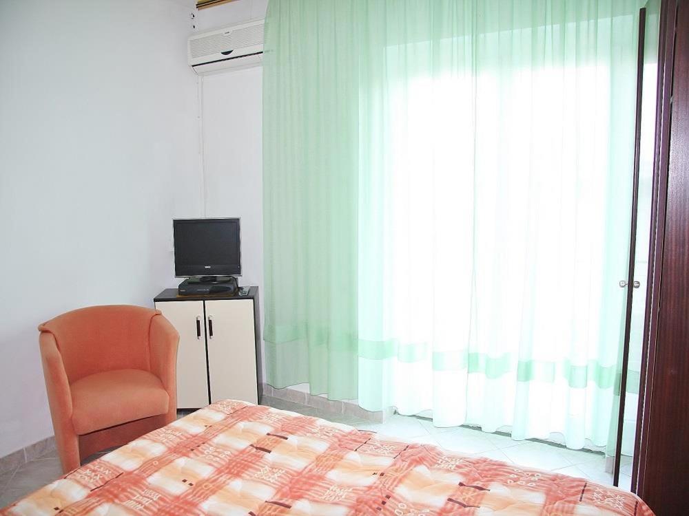 Apartments Ловран Екстериор снимка