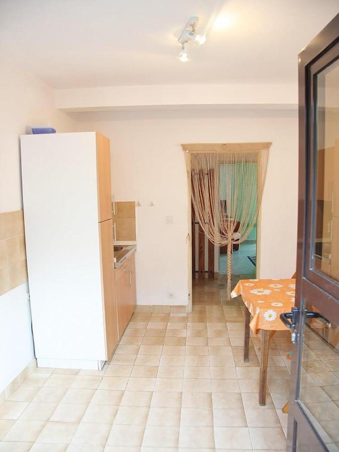 Apartments Ловран Екстериор снимка