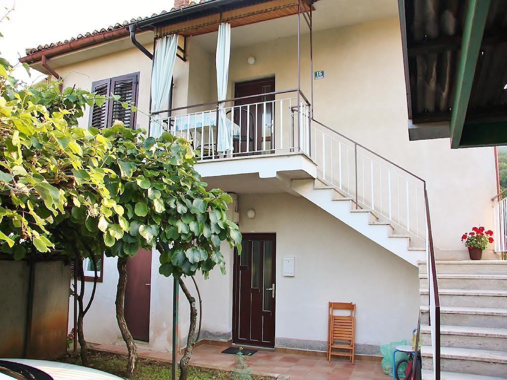 Apartments Ловран Екстериор снимка